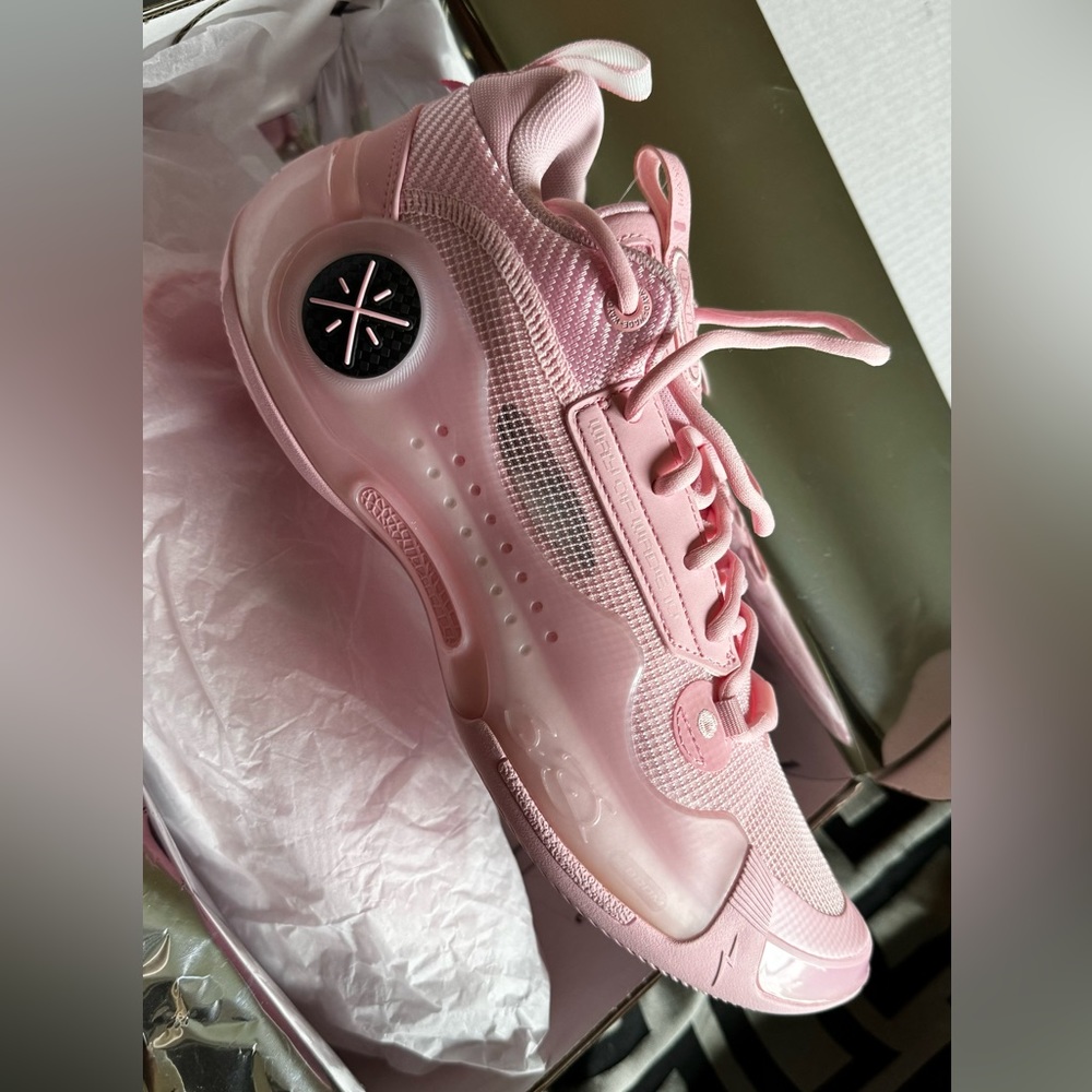 Way of Wade 10 Cherry Blossom in Men’s size 9